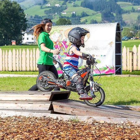 Alpina Zillertal . Family Lifestyle Kinderhotel Fuegen Ngoại thất bức ảnh