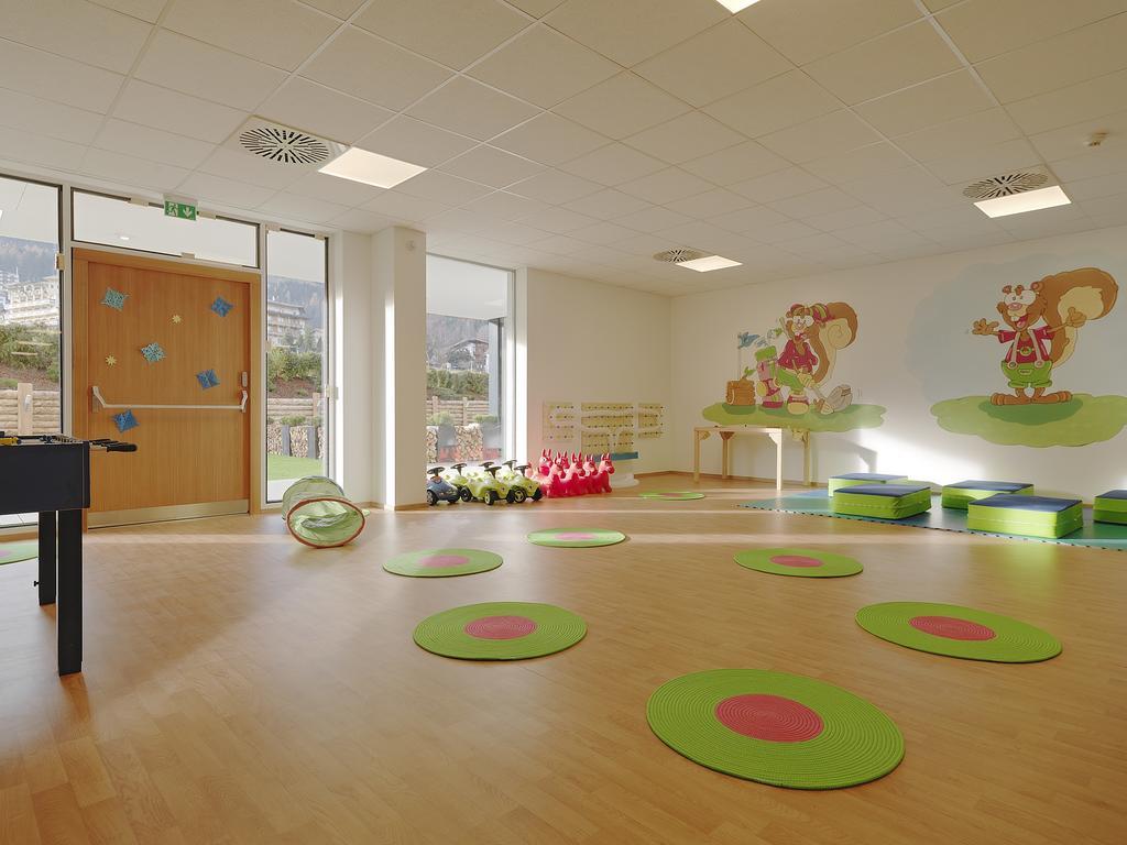 Alpina Zillertal . Family Lifestyle Kinderhotel Fuegen Ngoại thất bức ảnh