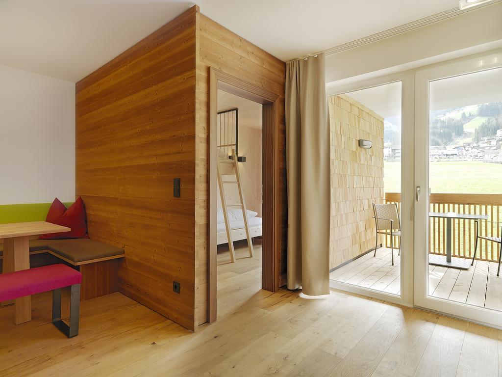 Alpina Zillertal . Family Lifestyle Kinderhotel Fuegen Ngoại thất bức ảnh