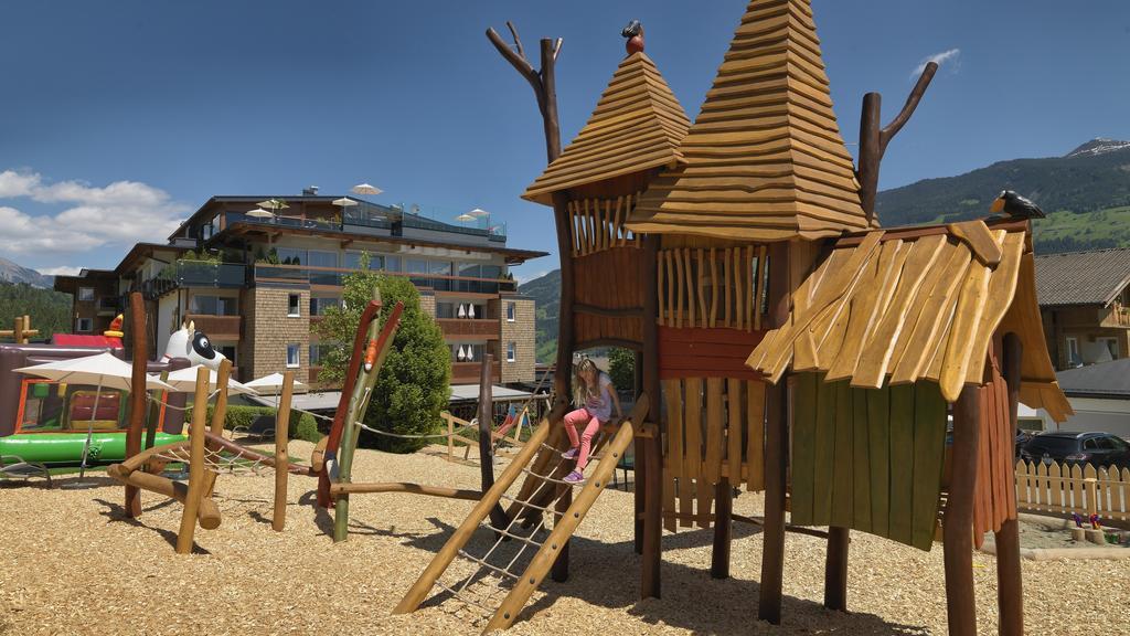 Alpina Zillertal . Family Lifestyle Kinderhotel Fuegen Ngoại thất bức ảnh