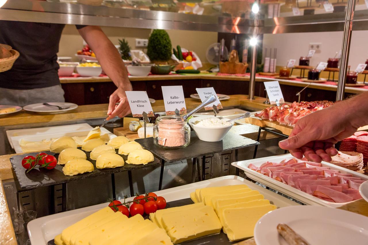 Alpina Zillertal . Family Lifestyle Kinderhotel Fuegen Ngoại thất bức ảnh