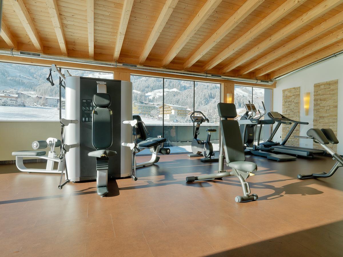 Alpina Zillertal . Family Lifestyle Kinderhotel Fuegen Ngoại thất bức ảnh