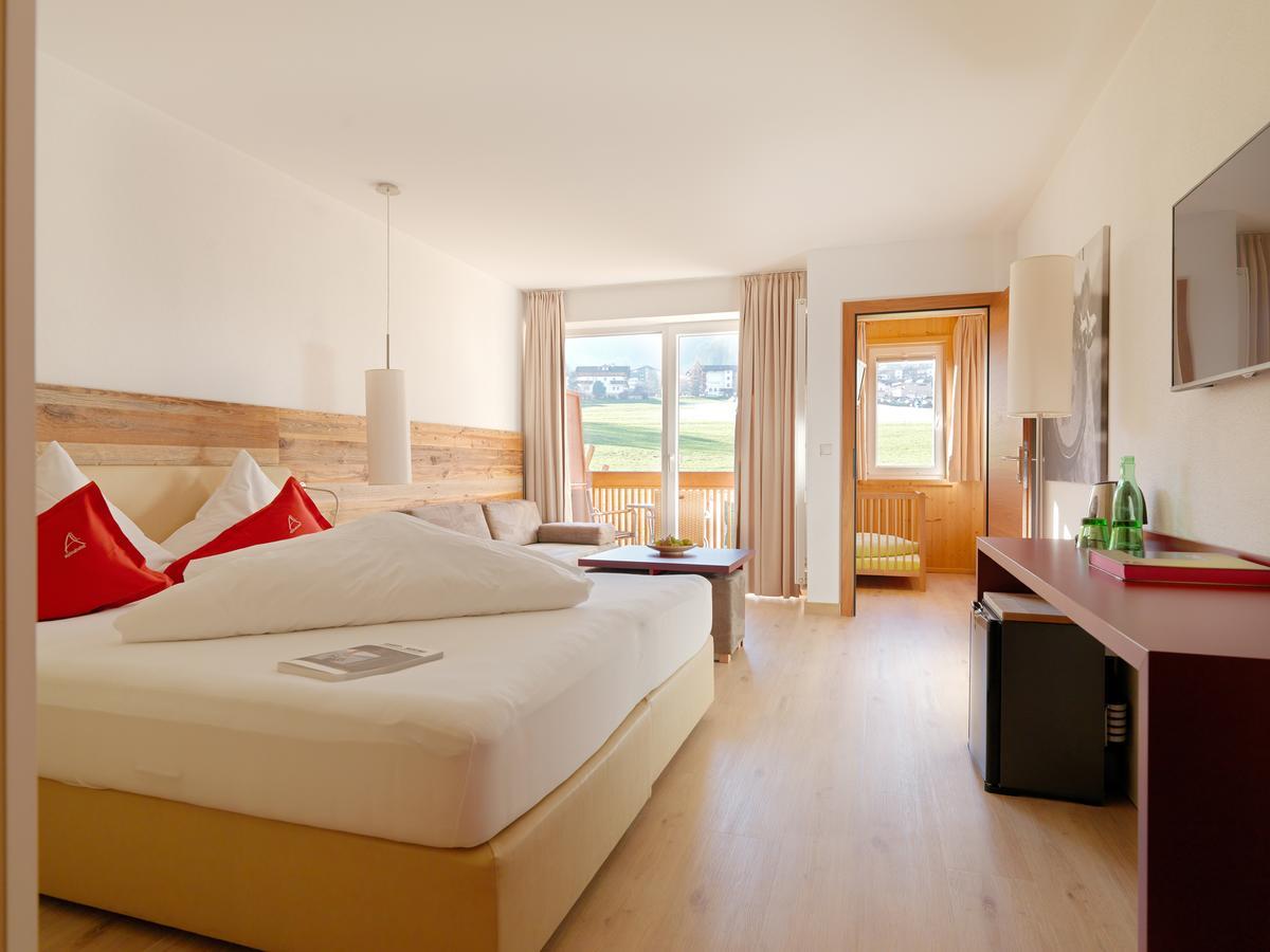 Alpina Zillertal . Family Lifestyle Kinderhotel Fuegen Ngoại thất bức ảnh
